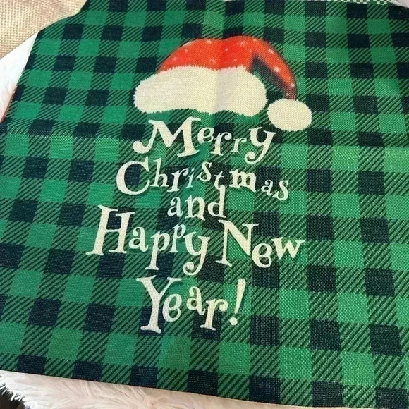 Set of 4 18x18‎ decorative pillow covers and 2 sets of two hand towels.bundle - Picture 6 of 14